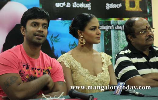 Veena Malik Silk Sakkath Hot Maga release on August 2